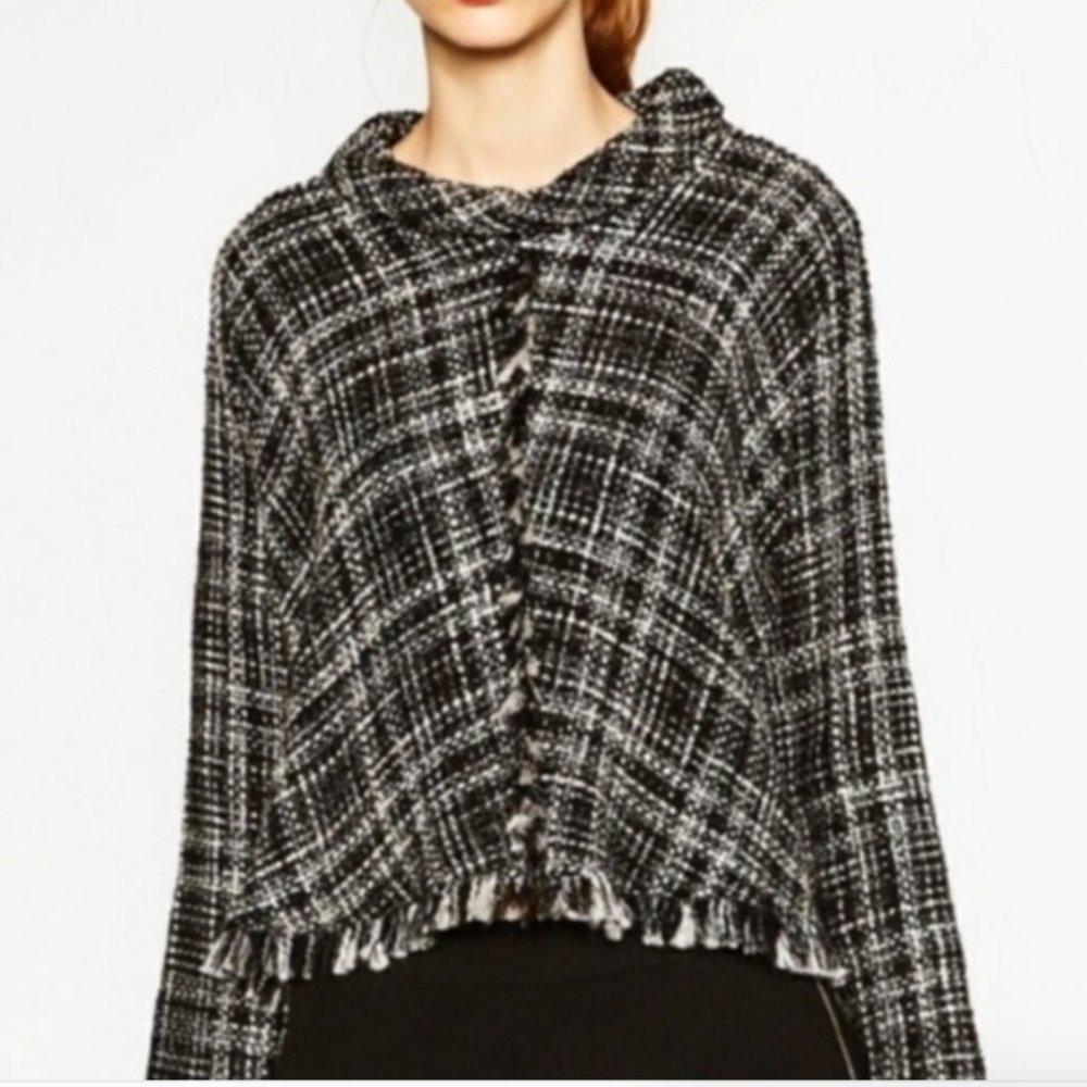 Warm knit STYLISH PONCHO (purchased in ZARA EUR). BLACK AND WHITE, FRAYED BOTTOM